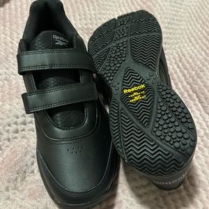 NWT Reebok Memory Tech LT Slip resistant Tennis shoes size 11